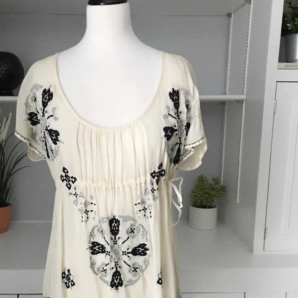 Urban Outfitters | Embroidered Tie-Waist Tunic | L